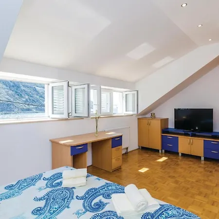 Prázdninový dům Three-bedroom In