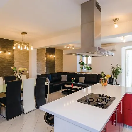 Three-bedroom In Prázdninový dům