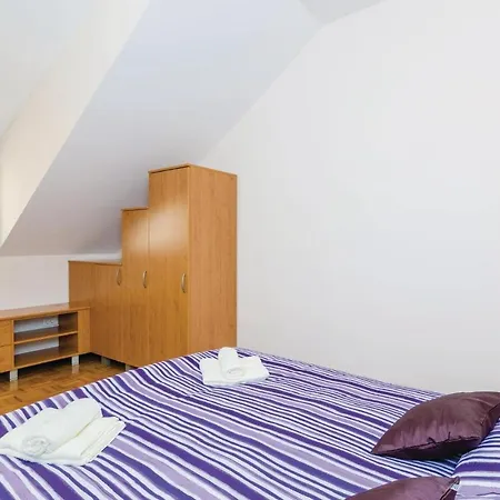 بيت للعطل Three-bedroom In Mokošica